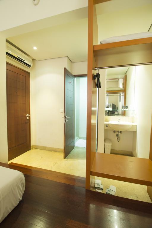 Hotel Reddoorz @ Gegerkalong Girang Bandung Esterno foto